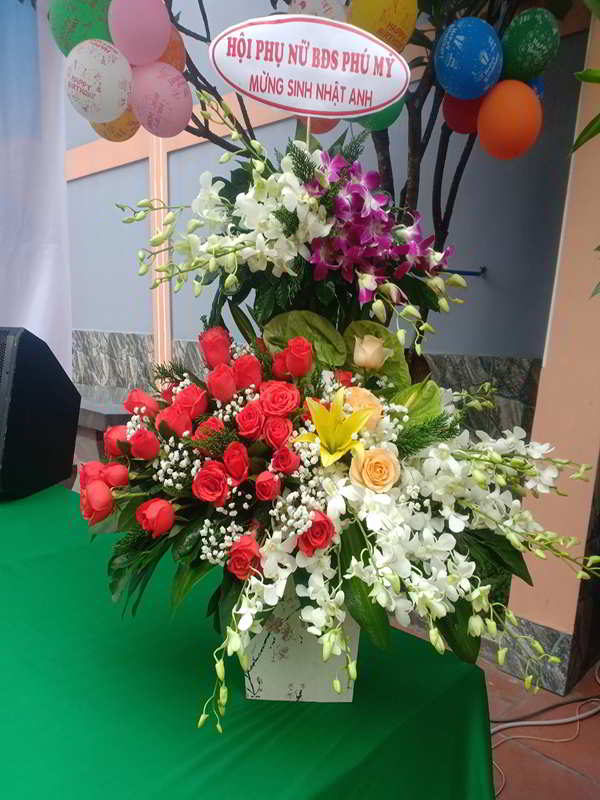 lang-hoa-dep-chuc-mung-sinh-nhat-tai-binh-duong