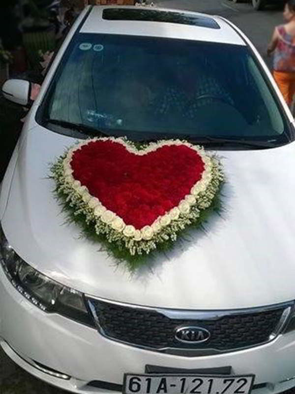 trang-tri-xe-hoa-tai-binh-duong