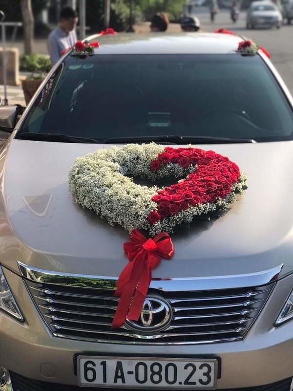 trang-tri-xe-hoa-tai-binh-duong